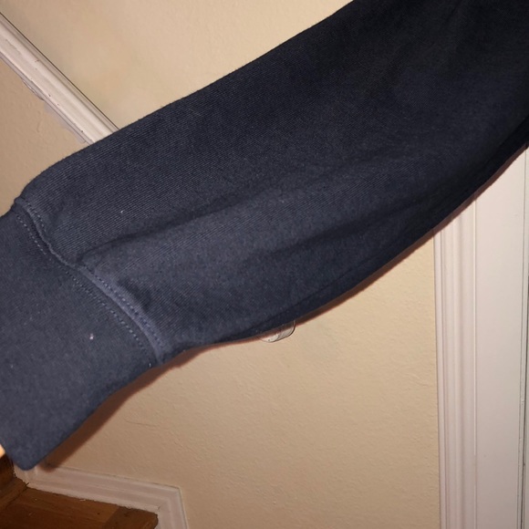 IZOD Navy blue long sleeved size LG pullover - Picture 3 of 6